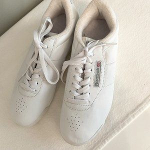 Reebok White Like New Sneakers